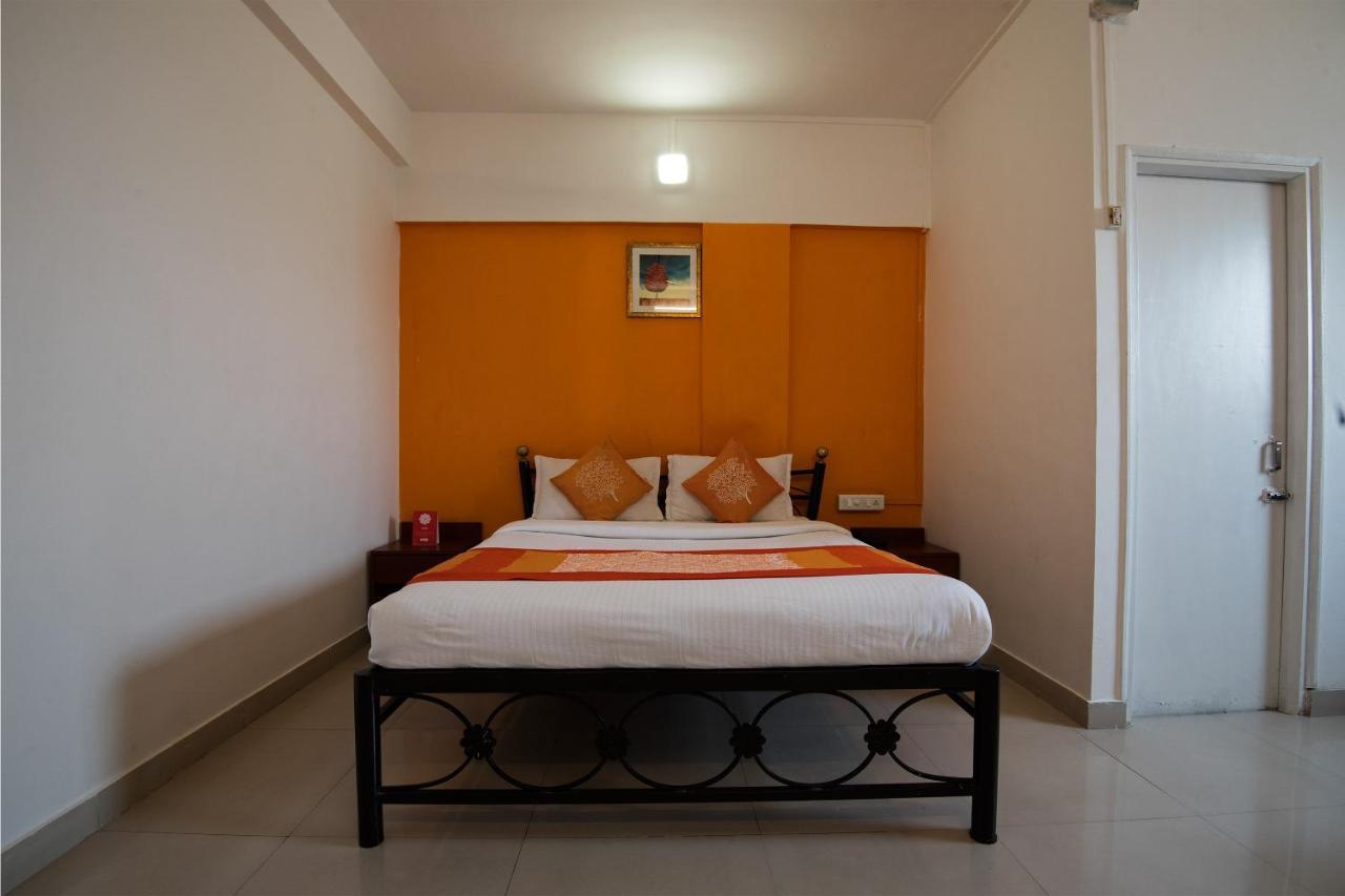 Oyo 1065 Hotel Hmr Royal Inn Pune Eksteriør billede