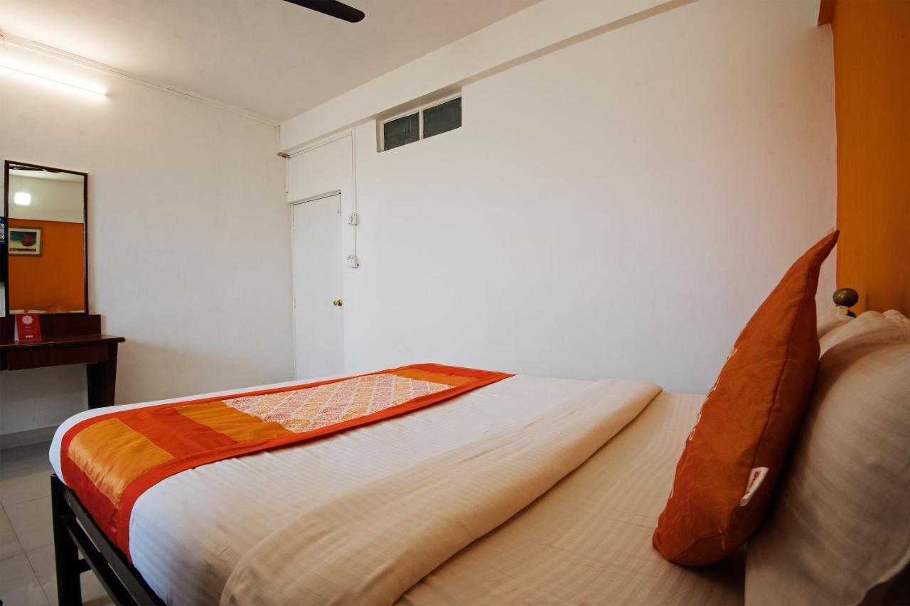 Oyo 1065 Hotel Hmr Royal Inn Pune Eksteriør billede