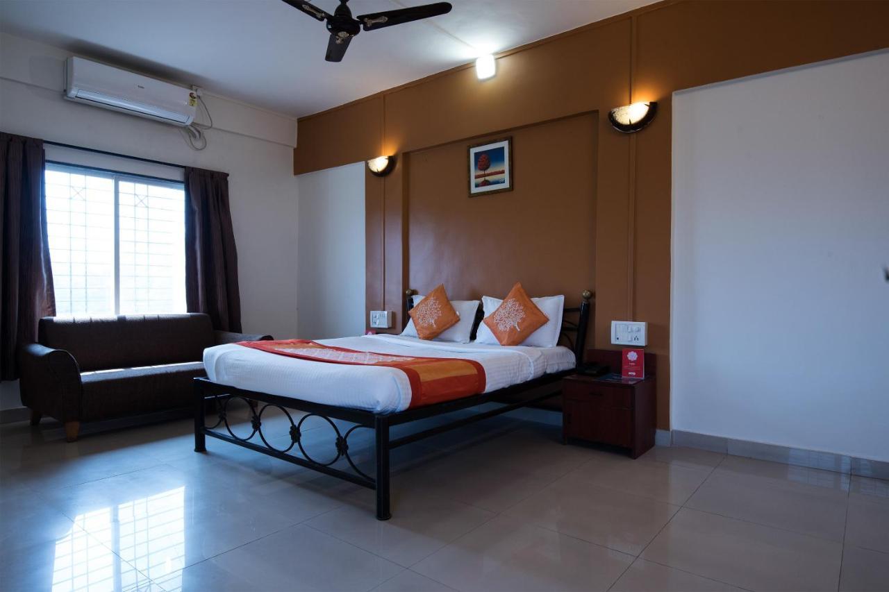 Oyo 1065 Hotel Hmr Royal Inn Pune Eksteriør billede