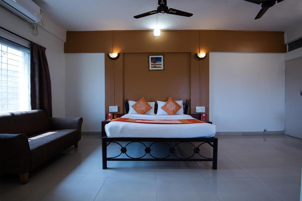 Oyo 1065 Hotel Hmr Royal Inn Pune Eksteriør billede