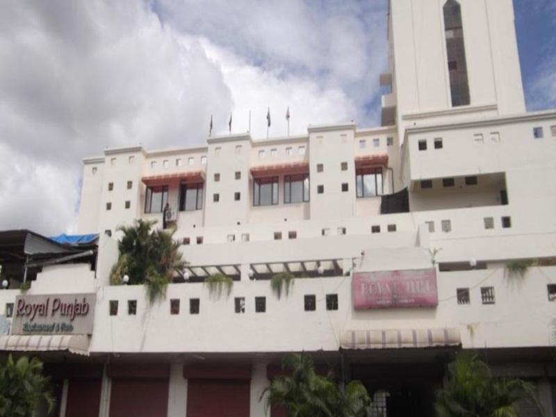 Oyo 1065 Hotel Hmr Royal Inn Pune Eksteriør billede