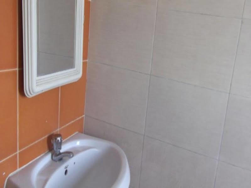 Oyo 1065 Hotel Hmr Royal Inn Pune Eksteriør billede