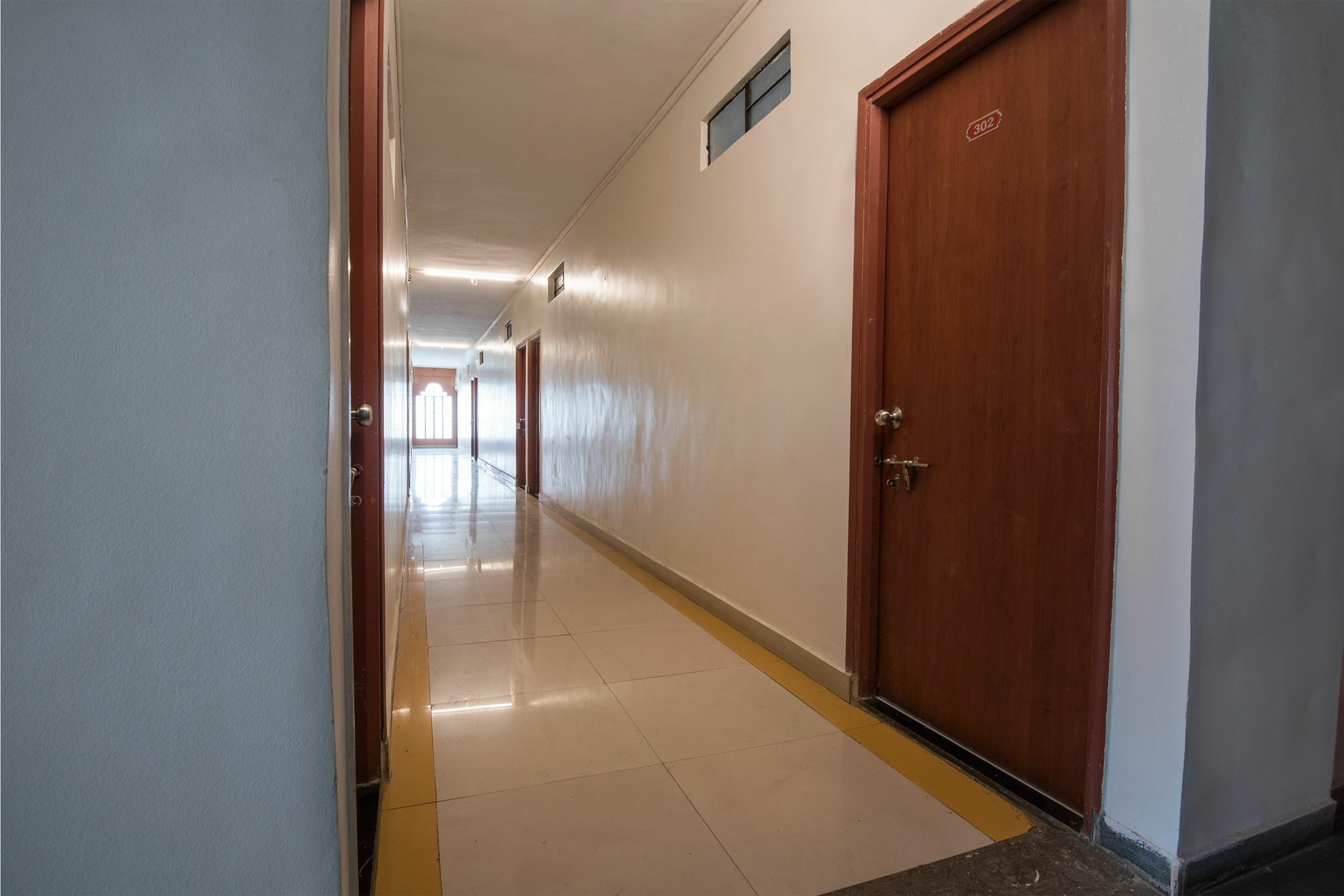 Oyo 1065 Hotel Hmr Royal Inn Pune Eksteriør billede